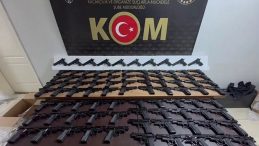 Sakarya’da 5 Milyon TL Değerinde 100 Silah Yakalandı!