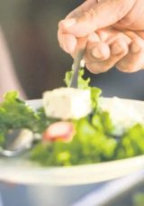 Salatalar Mikroplastik Taşıyor Olabilir