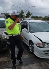 Samsun&rsquo;da Hafif Ticari Ara&ccedil; Otomobile Yandan &Ccedil;arptı: 3 Yaralı!