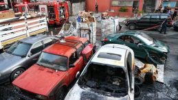 Sanayi Sitesindeki Hurda Araç Yangını, Sağlam Araçları da Kül Etti