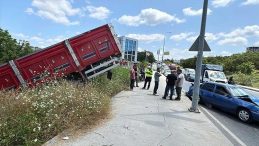 Sancaktepe’de zincirleme trafik kazası: 2 kişi yaralandı