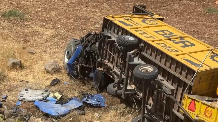 Şanlıurfa’da feci kaza! Römorkun altında kalan 2 kişi hayatını kaybetti