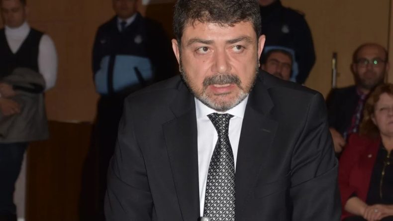 Selefi Soyer’e ‘sorumsuz’ demişti: Karşıyaka’da aynı sözleşmeyi Tugay da imzalamış