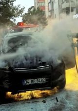 Seyir Halindeki Cip Alev Alev Yandı