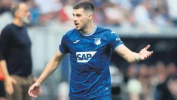 Simao, Dahl’ı aldı Jurasek’i verdi