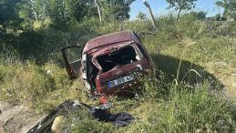 Sivas’ta Otomobil Şarampole Yuvarlandı: 1’i Ağır, 3 Yaralı!