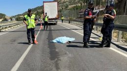 Sivas’ta TIR yayalara çarptı: 1 ölü, 1 yaralı