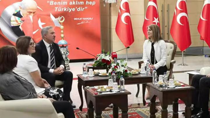 Siyasi Partiler Arasında Bayramlaşma Ziyareti