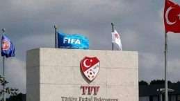 Skandal Mesajlar İstifa Getirdi!