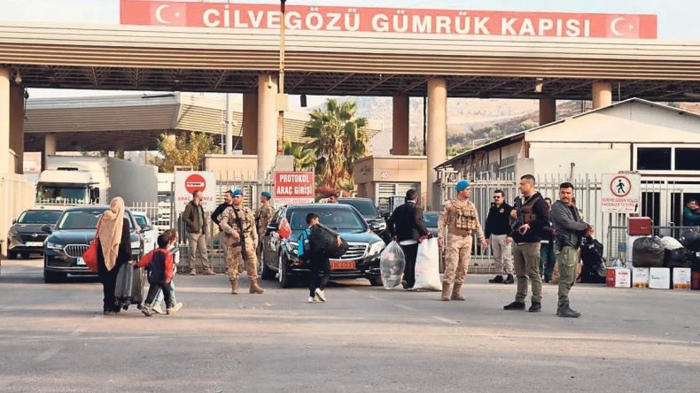 Suriyeliler Ülkelerine Dönmeye Başladı