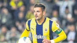 Tadic'ten büyük pas