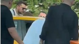 Taksi Sürücüsüne Saldırı Anları Kameralara Yansıdı!