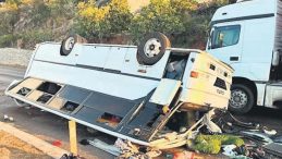 Tarım İşçilerini Taşıyan Midibüs Devrildi: 25 Yaralı