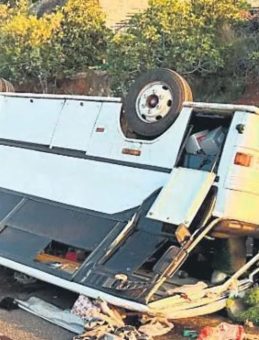 Tarım İşçilerini Taşıyan Midibüs Devrildi: 25 Yaralı
