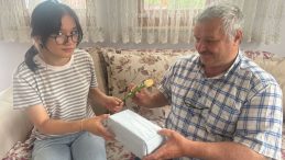 Tayvanlı Eşi Terk Etti, Kızına Hem Anne Hem Baba Oldu: Babam Benim Kalbimin Yarısı