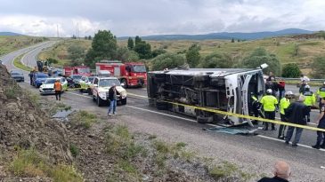 Taziyeden Dönüşte Şarampole Yuvarlanma: 2 Ölü, 15 Yaralı