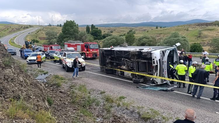 Taziyeden Dönüşte Şarampole Yuvarlanma: 2 Ölü, 15 Yaralı