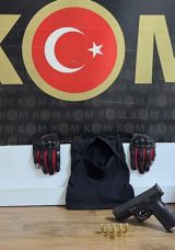 Tekel bayiine silahlı saldırının ş&uuml;phelileri kıskıvrak yakalandı: Başka bir olayda da bulunmuşlar!