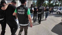 TIR Bölmesinde Yakalanan 18 Kilogram Kokain: Üç Şüpheli Tutuklandı