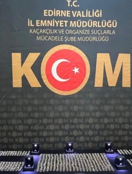 TIR’dan Milyonluk Kaçak Ziynet Ele Geçirildi: Edirne’de 50 Milyon Lira Değerinde Taşlar Bulundu