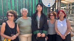 Tiyatro Yönetmeninin Cinsel İstismarını Gözyaşları İçinde Anlattı: “Bana Yaptıklarını Unutamıyorum”