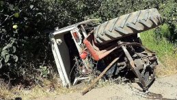 Traktör Devrildi, Sürücü Hayatını Kaybetti