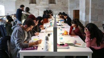 Türk Öğrenciler Katar’da Lisans Eğitimi Alacak