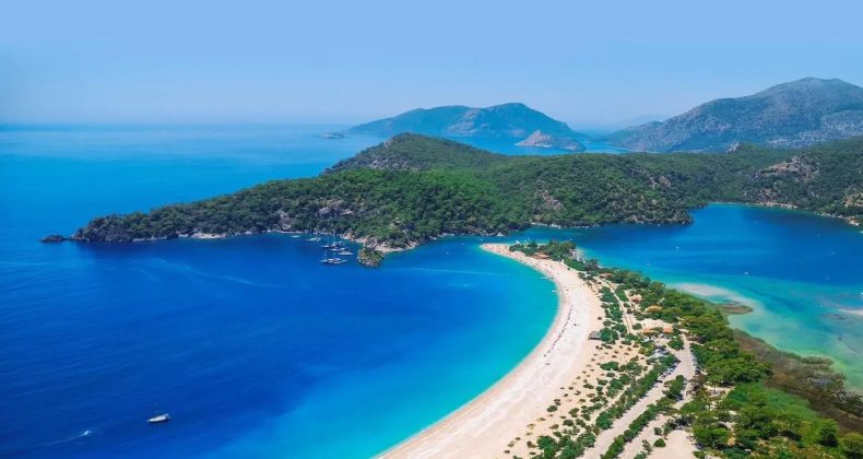 Türkiye, dünya turizminde 4. sıraya yükseldi! Bakan Ersoy anlattı: Turizmdeki gücümüzü bir kez daha tescilledik