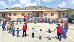Üniversite Öğrencileri Miniklerin Yüreklerine Dokunuş Sağladı