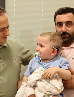 Unutulmaz Anlar! 2,5 Yaşındaki Mustafa İlk Defa Duydu, Gözyaşlarına Boğuldu