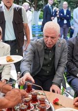 Vali Gül, Darülaceze sakinleriyle bayramlaştı