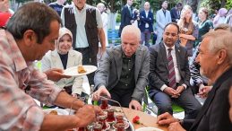 Vali Gül, Darülaceze sakinleriyle bayramlaştı