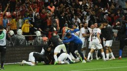 Vanspor FK, 1. Lig’e Yükseldi! Batman Petrolspor’u Penaltılarla Geçti