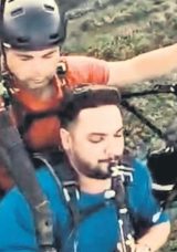 Yamaç Paraşütünde Klarnet Performansı
