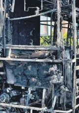 Yanan İETT Otobüsü Kullanılamaz Hale Geldi