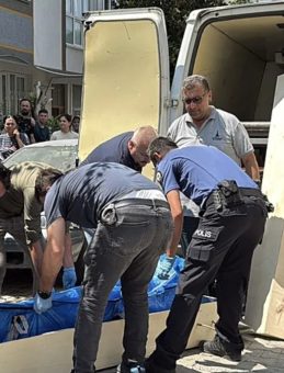 Yaşlı Adam Eşini Katledip İntihar Etti!