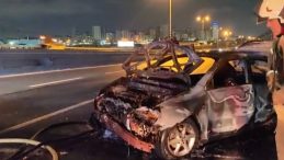 Yayaya Çarpmamak İçin Bariyerlere Çarpan Otomobil Alev Aldı