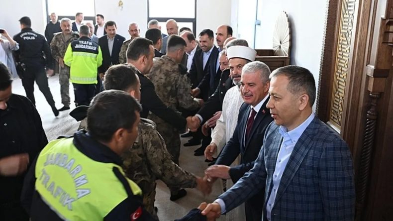 Yerlikaya ve Tekin Bayramı Memleketlerinde Karşıladı