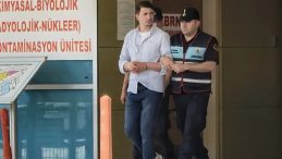 Yol verme yüzünden çıkan kavgada 1 kişi bıçaklandı, 3 kişi darp edildi! Şahıs tutuklandı
