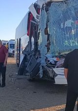 Yolcu Otob&uuml;s&uuml; ve Tırın Karıştığı Zincirleme Kazada 24 Yaralı