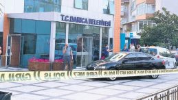 Zabıta Memuru Kendini Vurdu, Belediye Başkanı Yaralandı