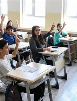 10 Bin Öğretmen Atama Takvimi 2025: AGS ve ÖABT Puanlarıyla Atamalar Ne Zaman, Branş Dağılımı Açıklandı mı?
