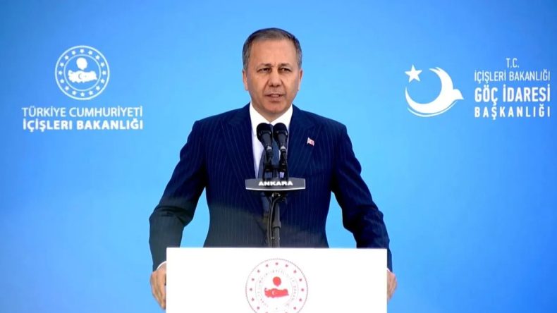 105 Yeni Mobil Göç Aracı Hizmete Alındı: Düzensiz Göçmen Oranı %1,8'e Düştü