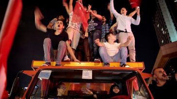 15 Temmuz Hain Darbe Girişiminin &Uuml;zerinden 9 Yıl Ge&ccedil;ti… Akıllarda Kalan O Anlar