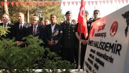 15 Temmuz Kahramanı Şehit Ömer Halisdemir Kabri Başında Anıldı