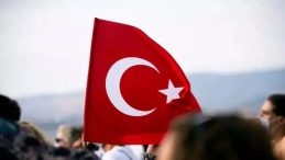 15 Temmuz Resmi Tatil Mi? Hangi Kamu Kurumları Kapalı Olacak?