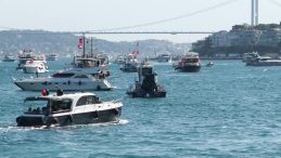 15 Temmuz Şehitleri Anısına 253 Tekne Boğaz'dan Geçti