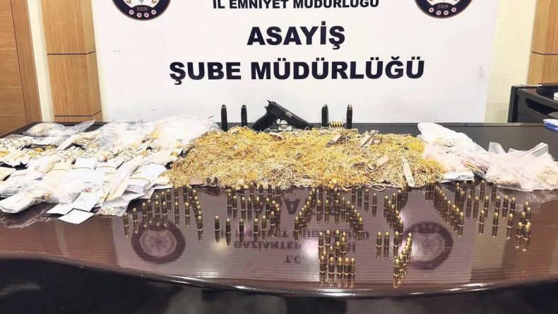 18 Kilo Altın Gaspı: 3 Polis Yaralandı