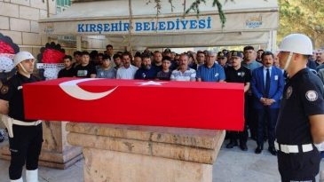 30 G&uuml;n S&uuml;ren M&uuml;cadele Sonunda Hayatını Kaybeden Polis Memuru, Defnedildi