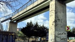 33 Yıllık &Uuml;stge&ccedil;it, D&ouml;k&uuml;len Beton Par&ccedil;aları ile Tedirginlik Yaratan Bir Manzara Sunuyor